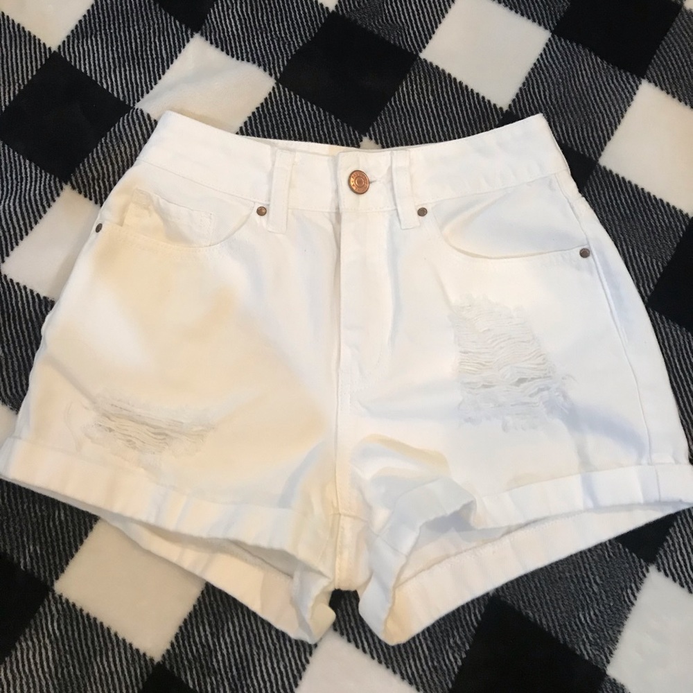 white pacsun mom shorts